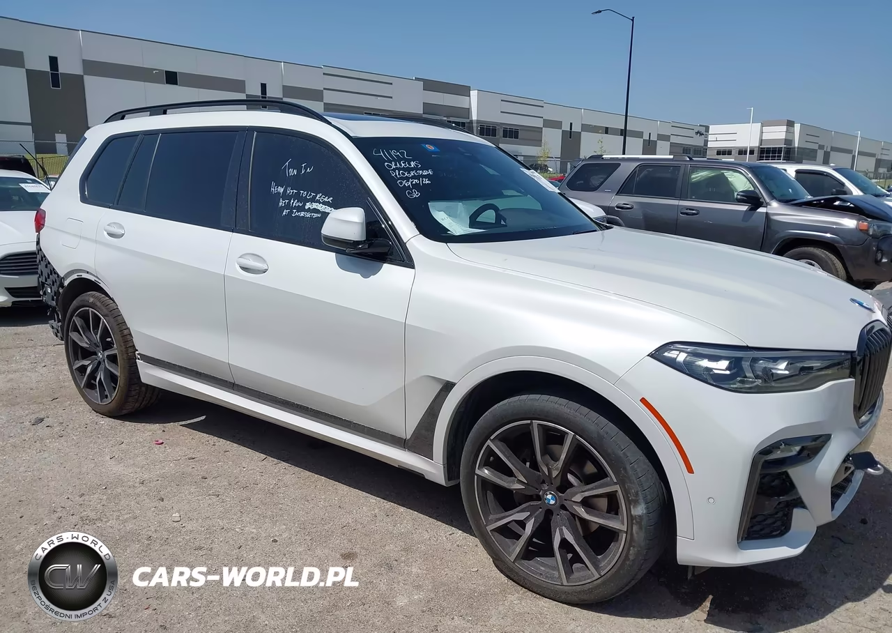 2021 BMW X7 xDrive40I – zdjęcie 1 z 17