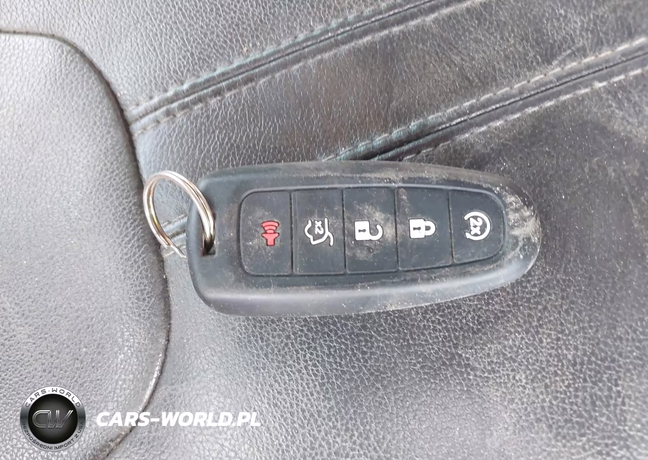 2014 Ford Focus Titanium VIN:1FADP3J25EL195880 - 11