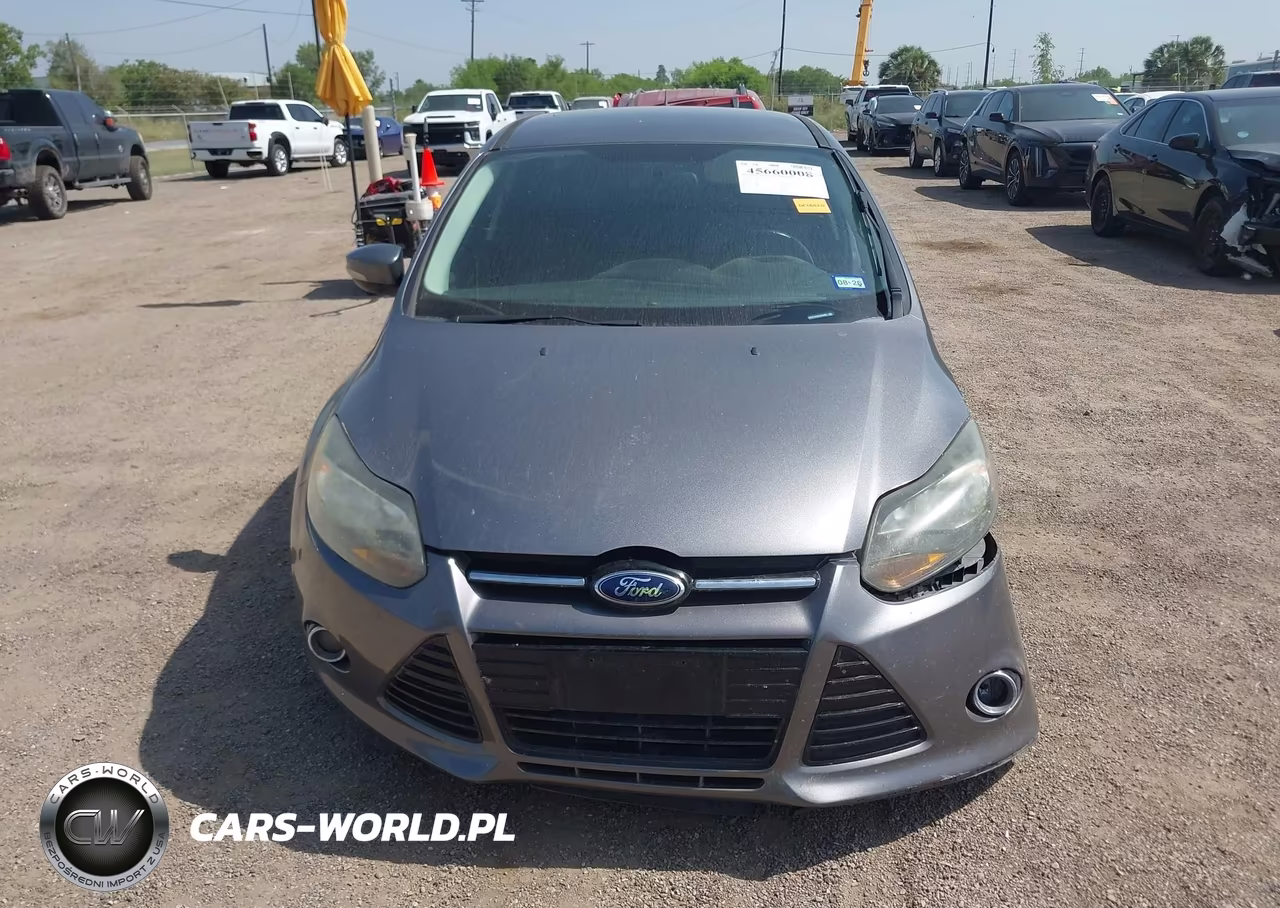 2014 Ford Focus Titanium VIN:1FADP3J25EL195880 - 13
