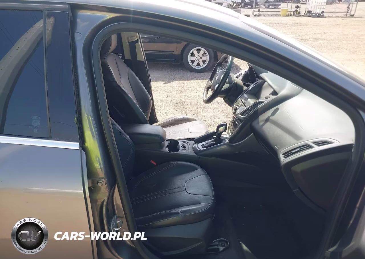 2014 Ford Focus Titanium VIN:1FADP3J25EL195880 - 5