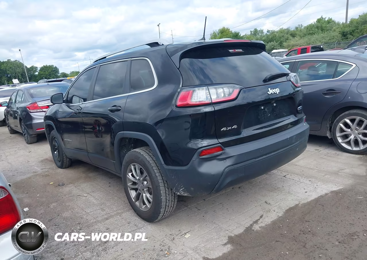 2019 Jeep Cherokee Latitude Plus 4X4 VIN:1C4PJMLB1KD136195 - 3
