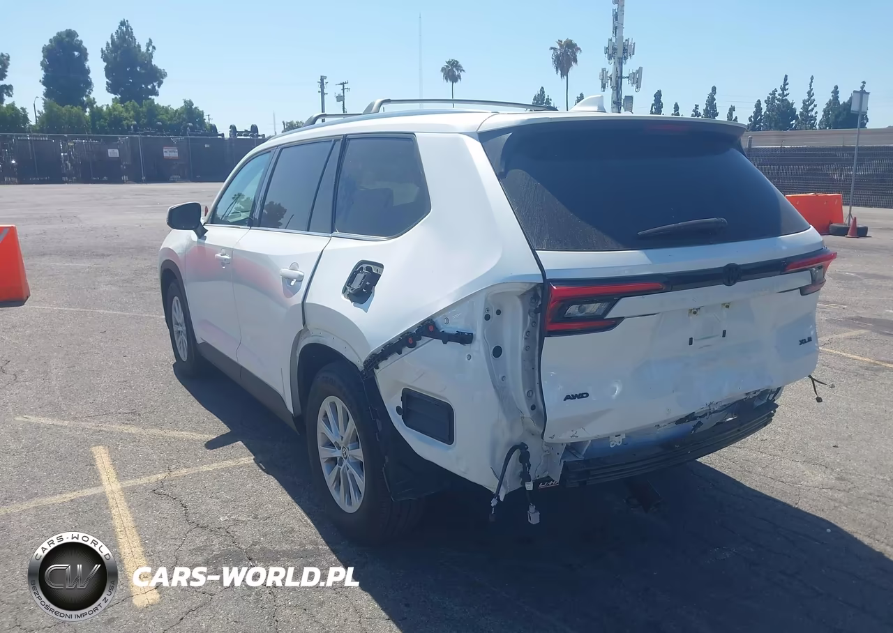 2024 Toyota Grand Highlander Xle VIN:5TDAAAB56RS028153 - 3