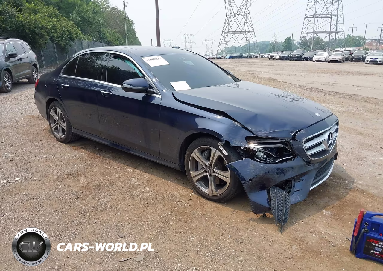 2017 Mercedes-Benz E 300 4Matic – zdjęcie 1 z 17