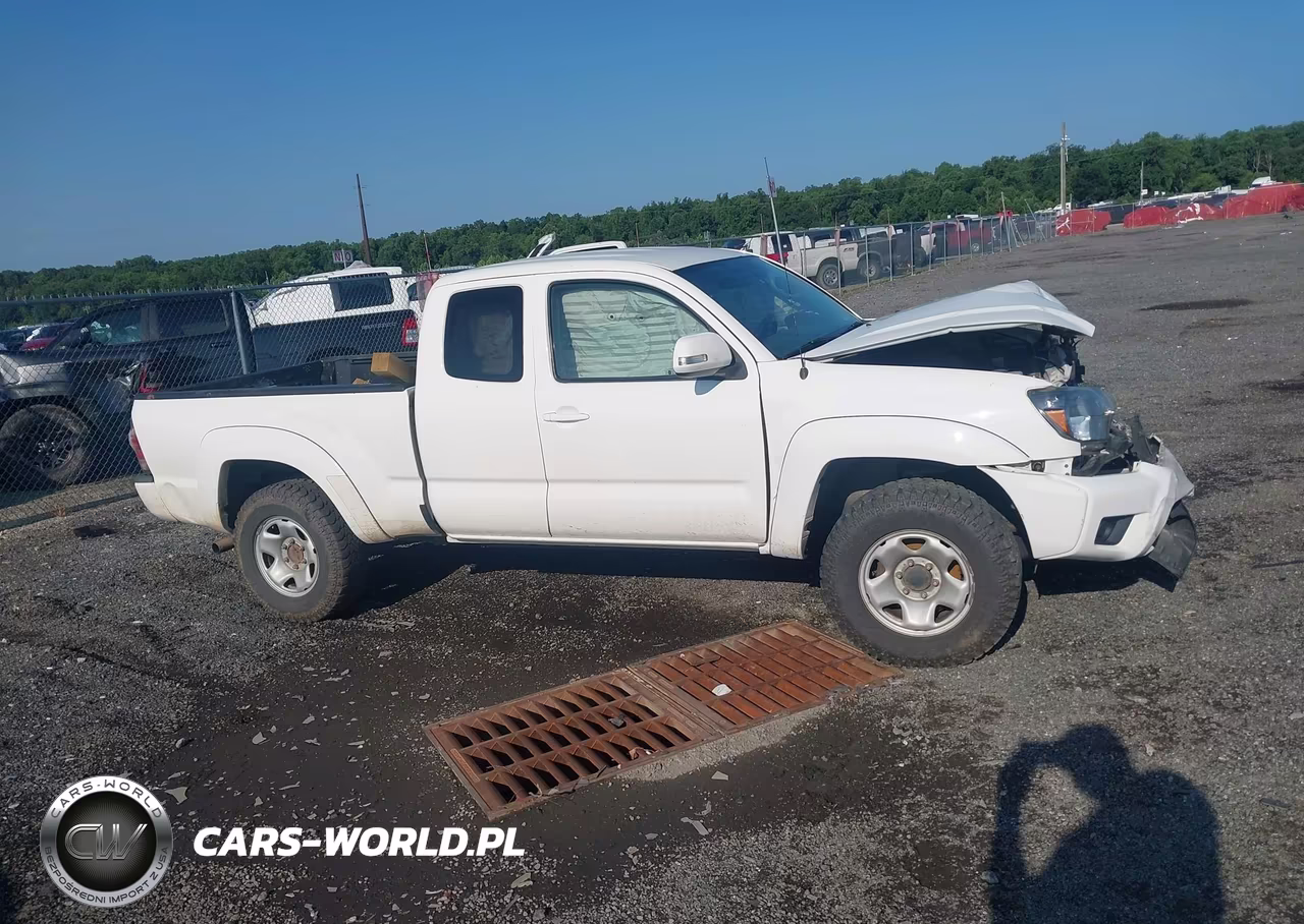 2015 Toyota Tacoma VIN:5TFUX4EN9FX031949 - 13