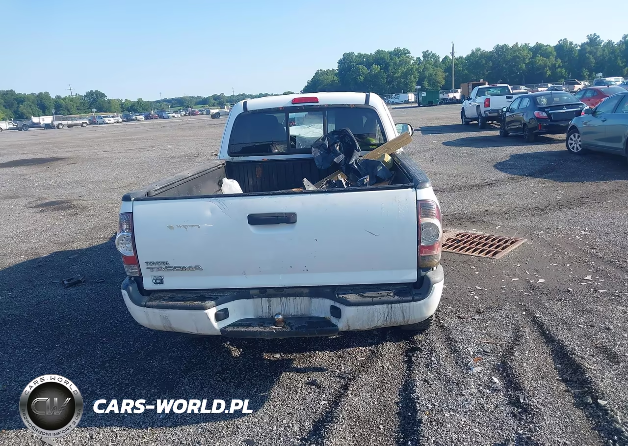 2015 Toyota Tacoma VIN:5TFUX4EN9FX031949 - 16