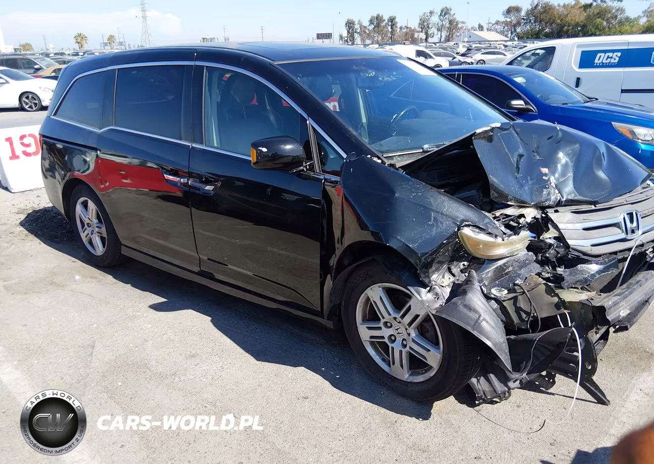2013 Honda Odyssey Touring-Touring Elite
