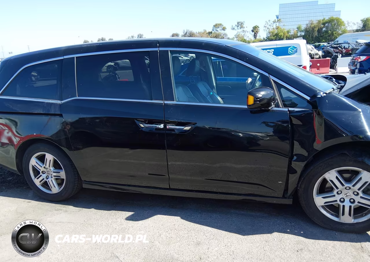 2013 Honda Odyssey Touring-Touring Elite VIN:5FNRL5H98DB063773 - 12