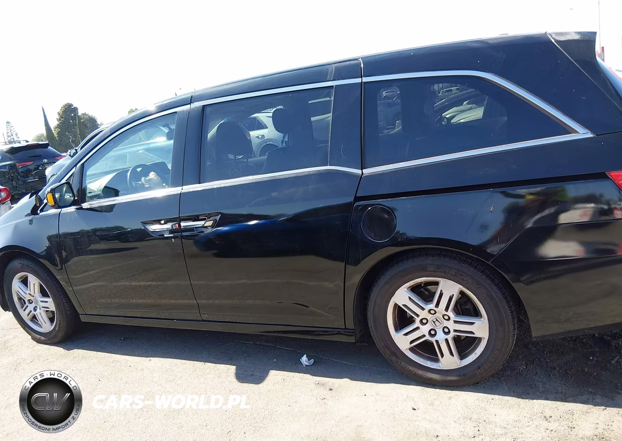2013 Honda Odyssey Touring-Touring Elite VIN:5FNRL5H98DB063773 - 13