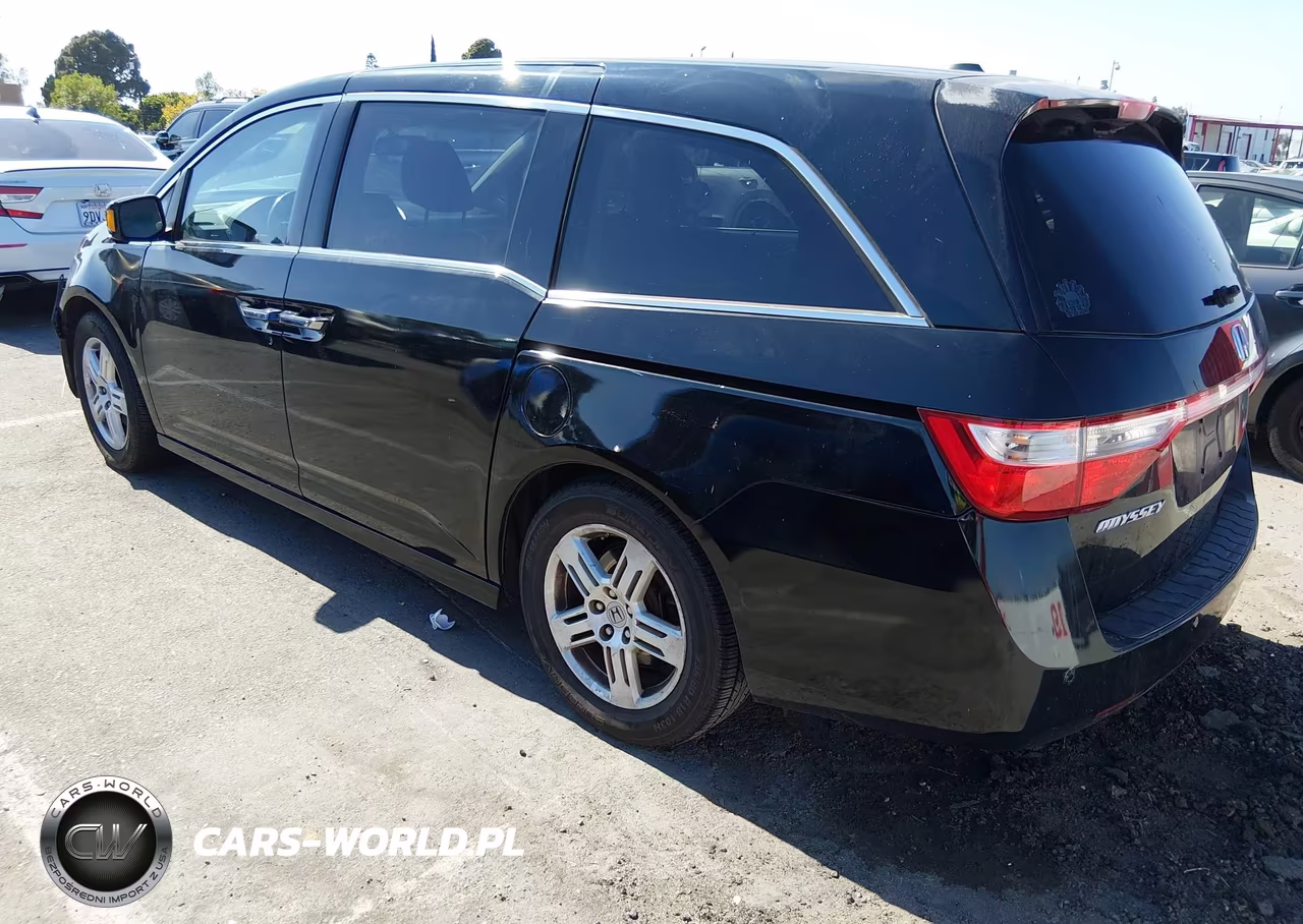 2013 Honda Odyssey Touring-Touring Elite VIN:5FNRL5H98DB063773 - 3