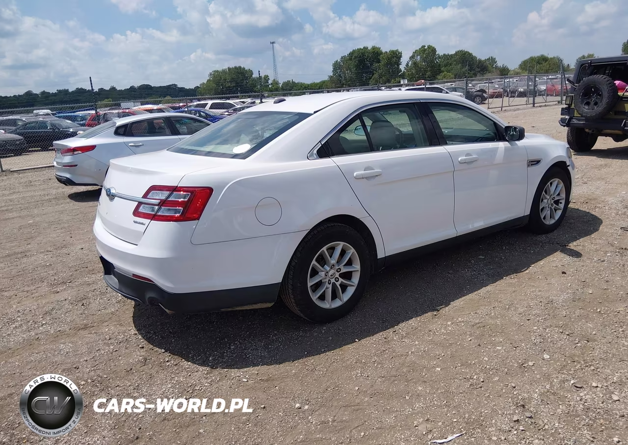 2015 Ford Taurus Se VIN:1FAHP2D8XFG115091 - 4