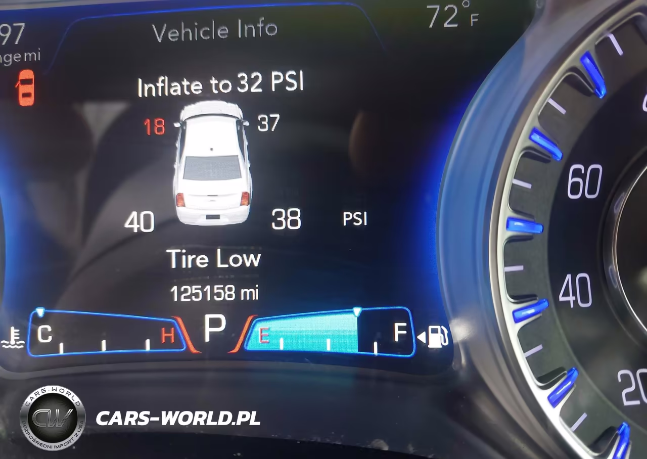 2016 Chrysler 300 Limited VIN:2C3CCARG2GH190940 - 16