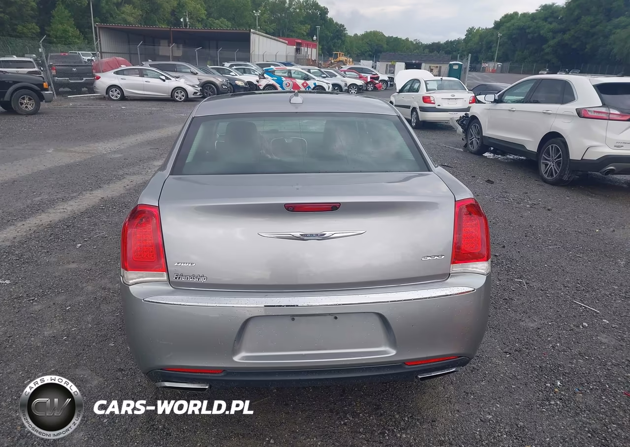 2016 Chrysler 300 Limited VIN:2C3CCARG2GH190940 - 17