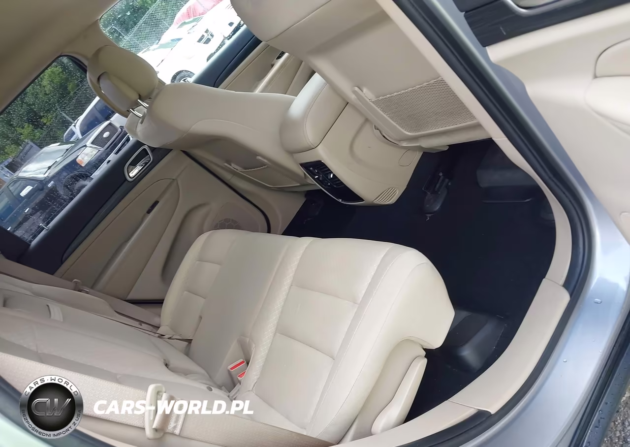 2020 Jeep Grand Cherokee Laredo E 4X4 VIN:1C4RJFAG4LC443967 - 8