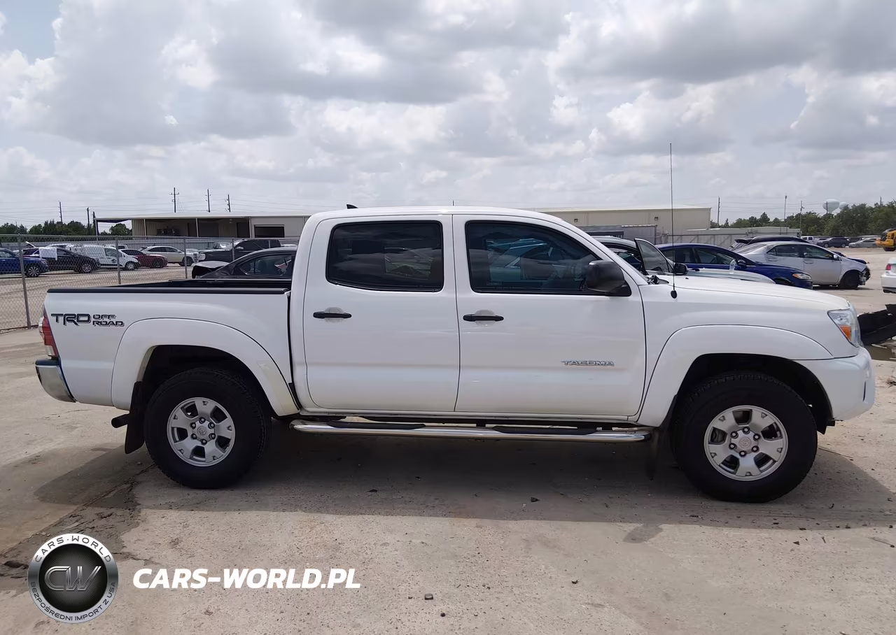 2015 Toyota Tacoma Base V6 VIN:5TFLU4EN4FX132997 - 14