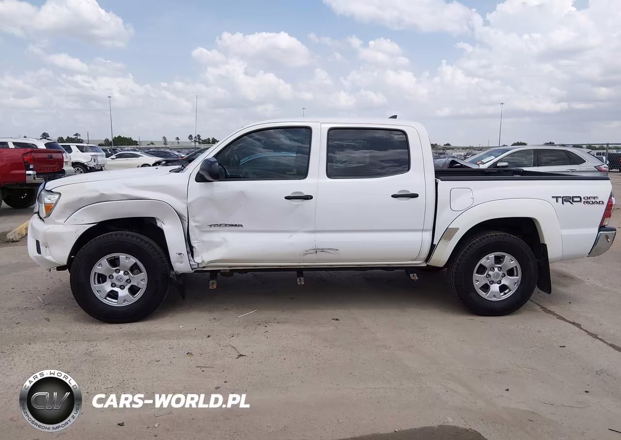 2015 Toyota Tacoma Base V6 VIN:5TFLU4EN4FX132997 - 15