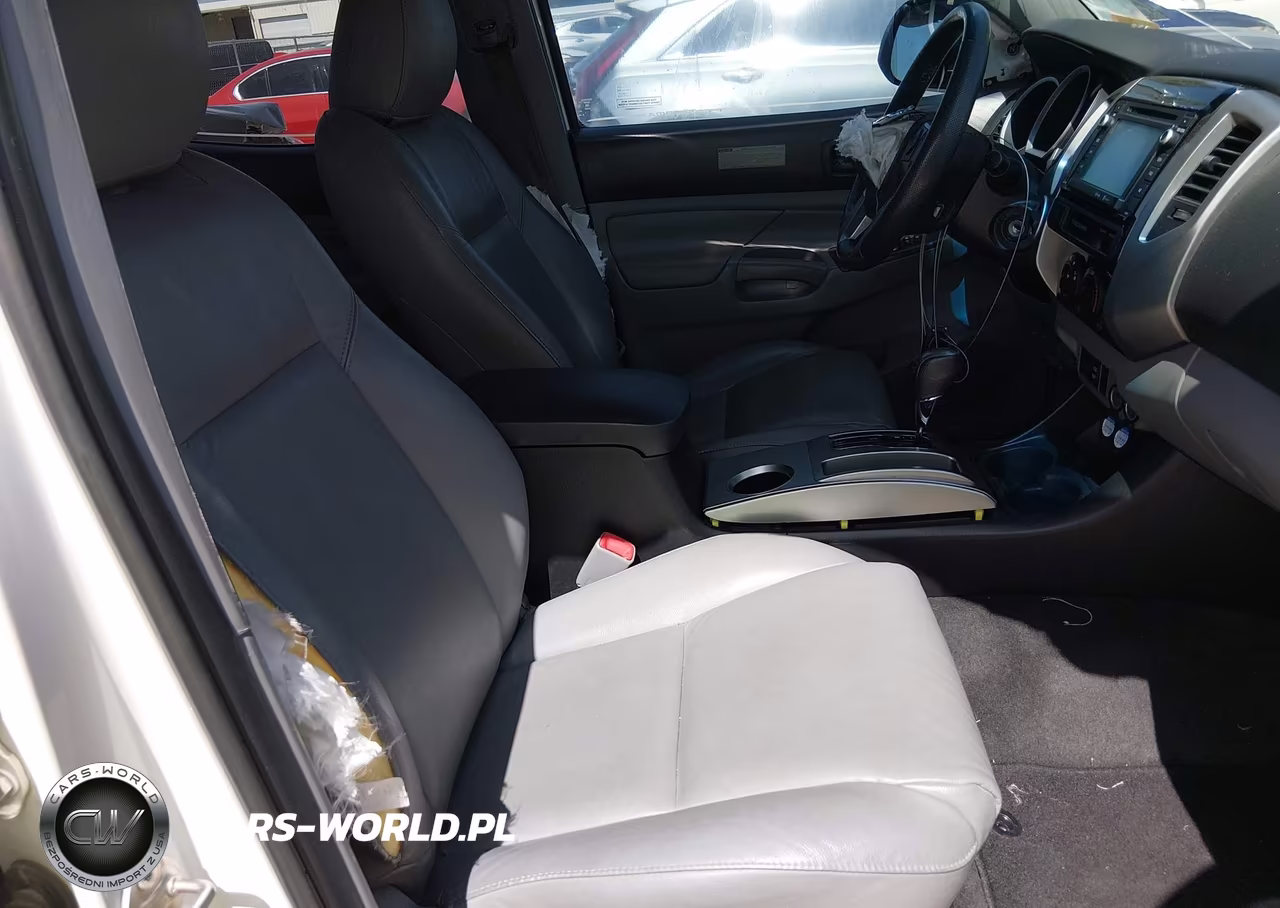 2015 Toyota Tacoma Base V6 VIN:5TFLU4EN4FX132997 - 18