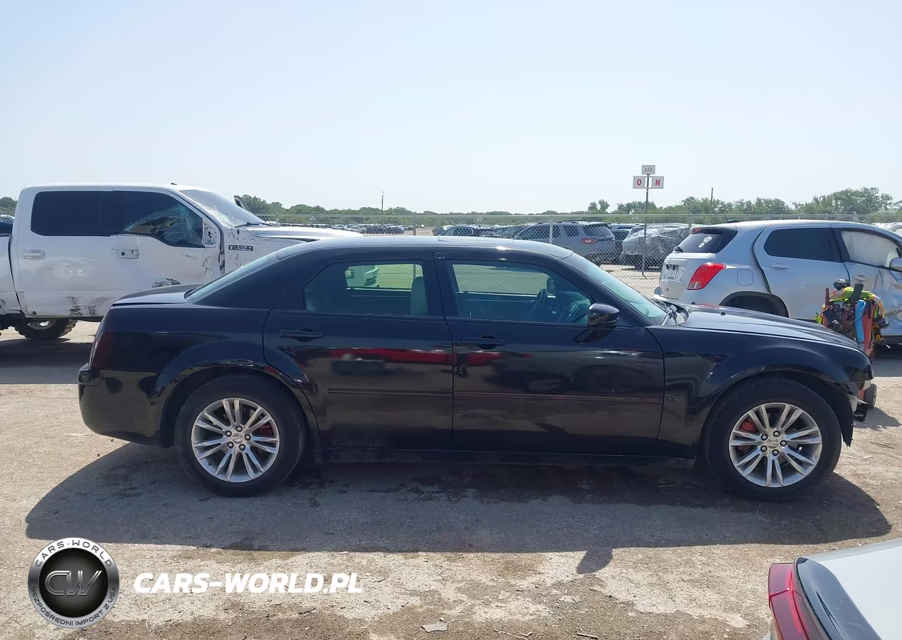2007 Chrysler 300C VIN:2C3KA63HX7H884520 - 13