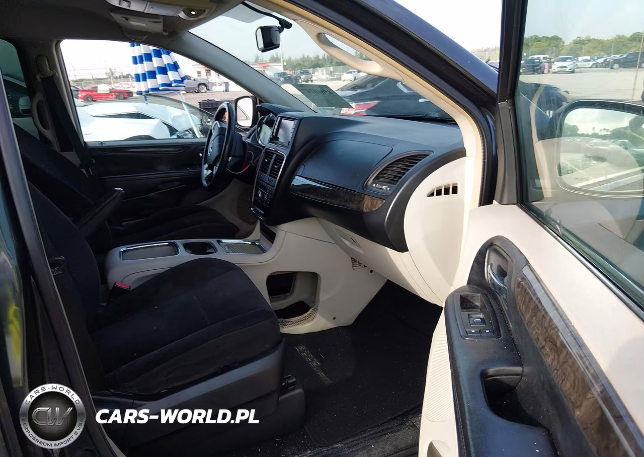 2011 Dodge Grand Caravan Crew VIN:2D4RN5DGXBR711813 - 5