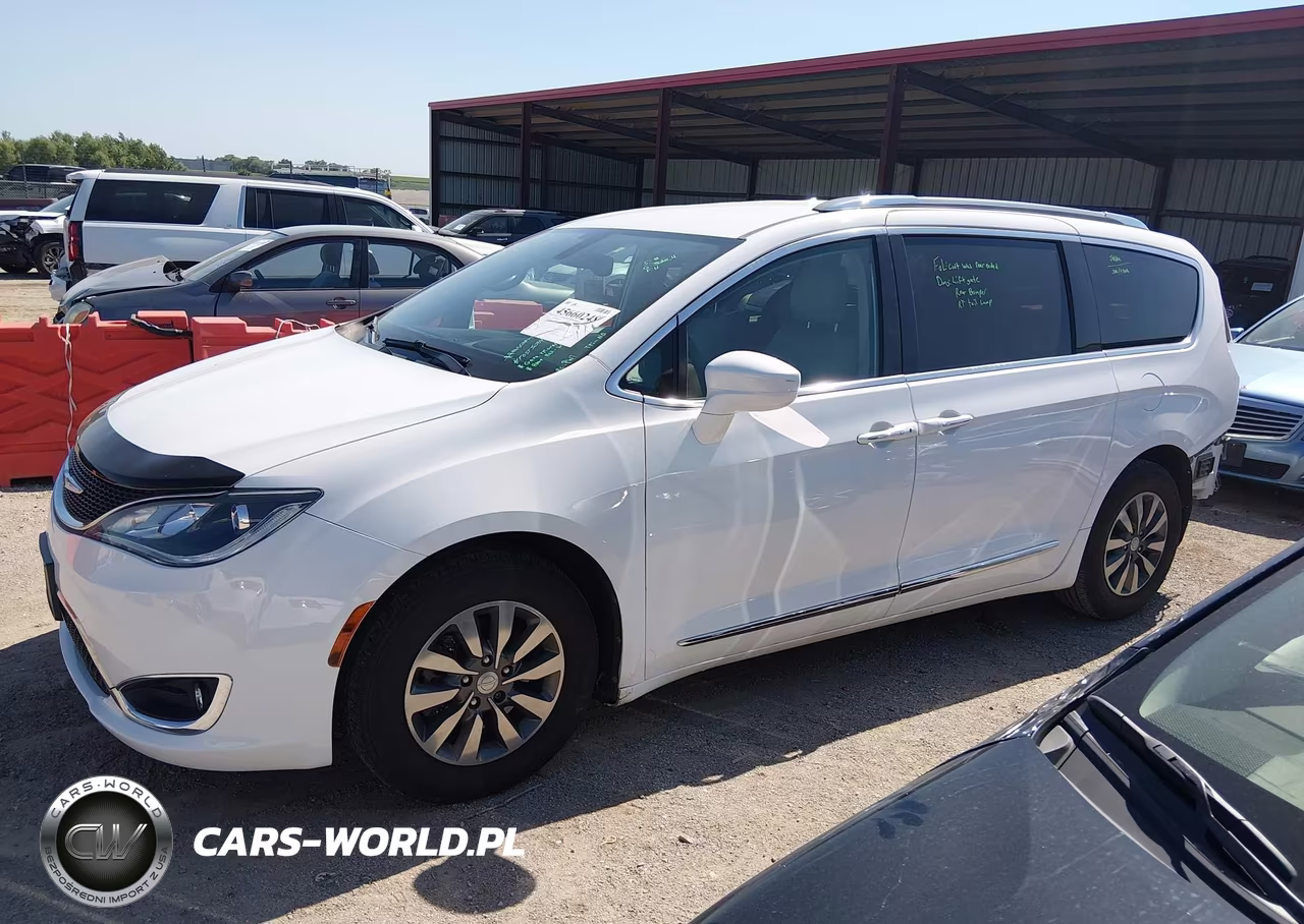 2019 Chrysler Pacifica Touring L Plus VIN:2C4RC1EG9KR610286 - 15