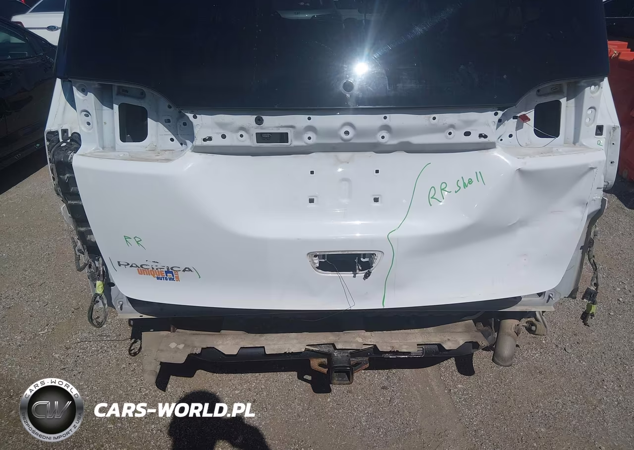 2019 Chrysler Pacifica Touring L Plus VIN:2C4RC1EG9KR610286 - 18