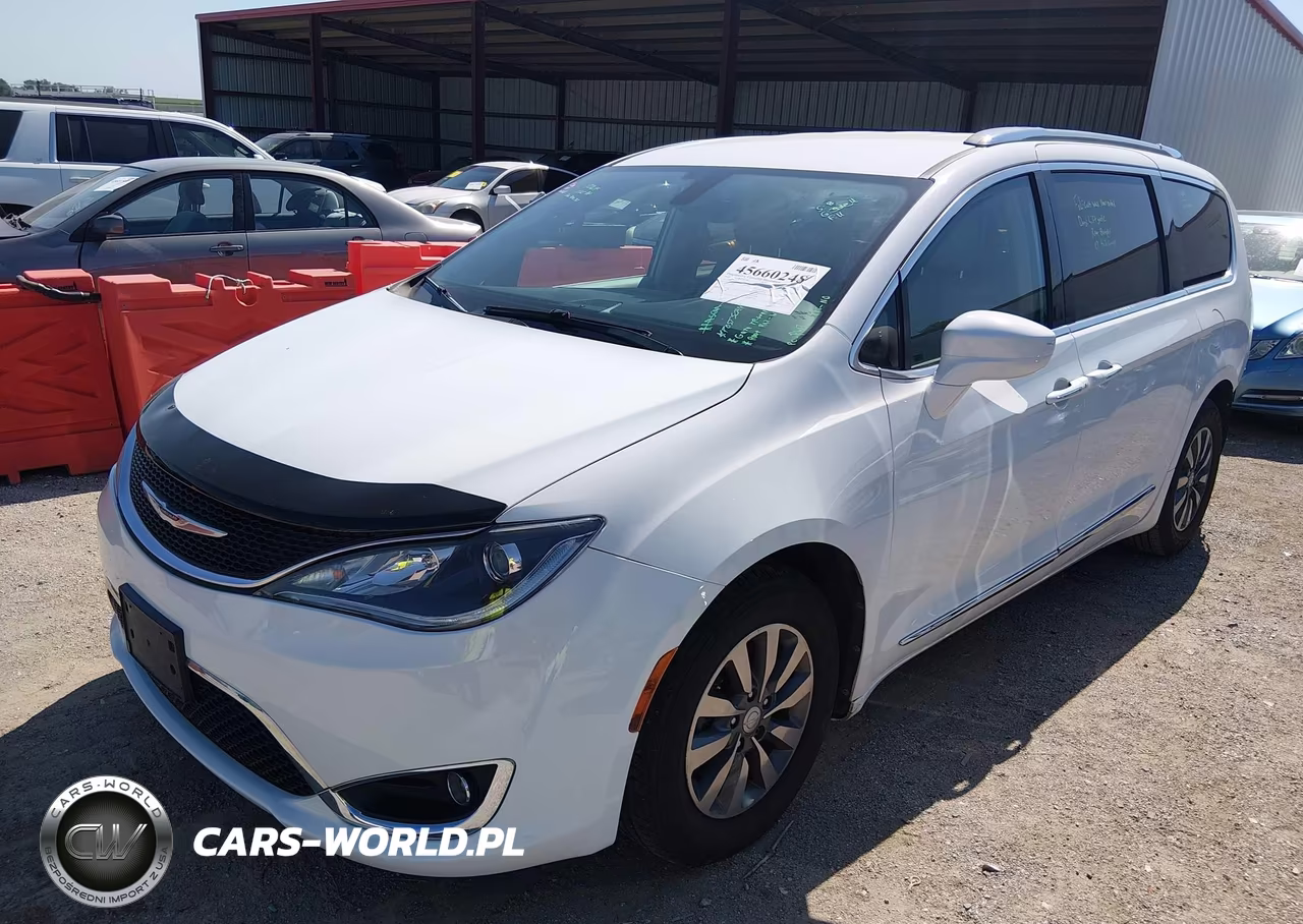2019 Chrysler Pacifica Touring L Plus VIN:2C4RC1EG9KR610286 - 2