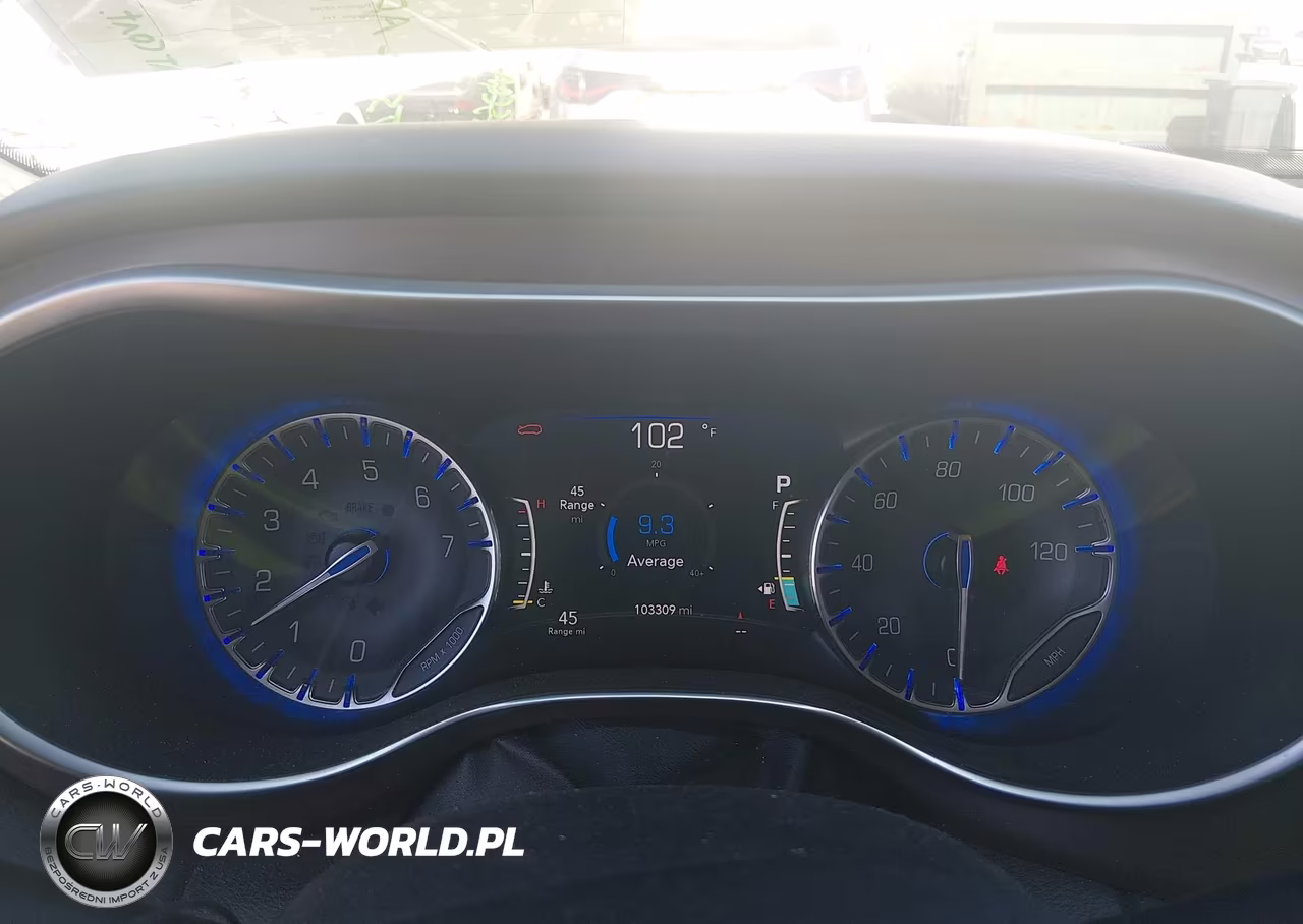 2019 Chrysler Pacifica Touring L Plus VIN:2C4RC1EG9KR610286 - 7