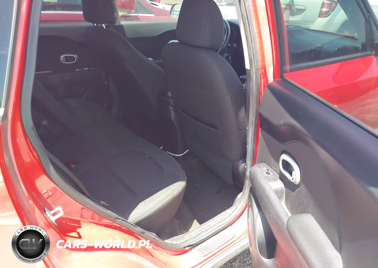 2018 Kia Soul + VIN:KNDJP3A50J7622196 - 8
