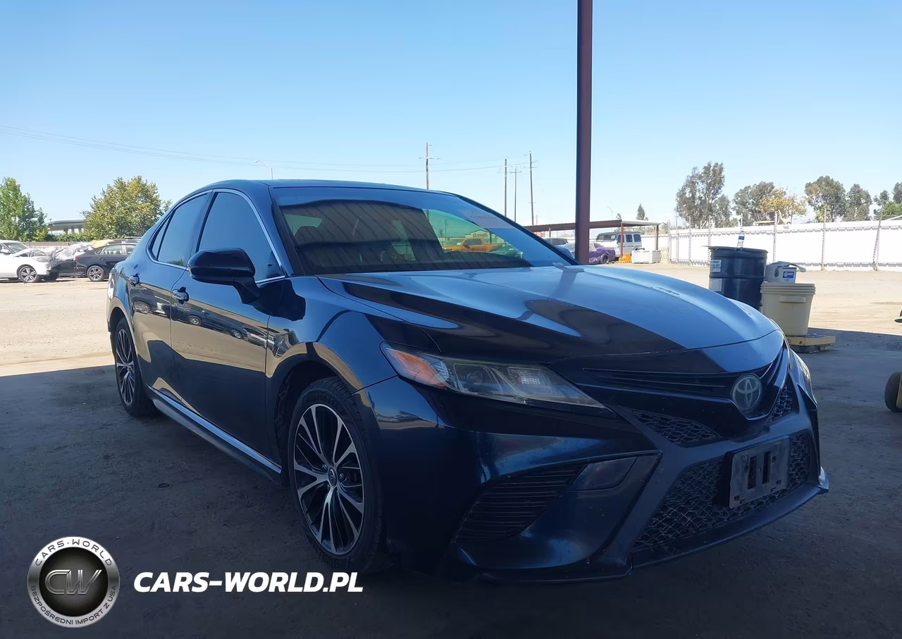 2018 Toyota Camry Se – zdjęcie 1 z 18