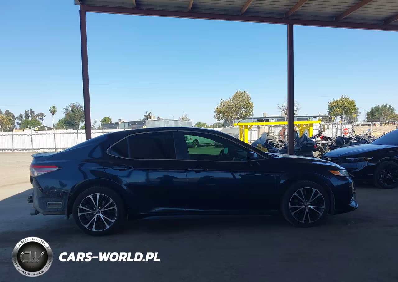 2018 Toyota Camry Se VIN:JTNB11HK3J3041302 - 13