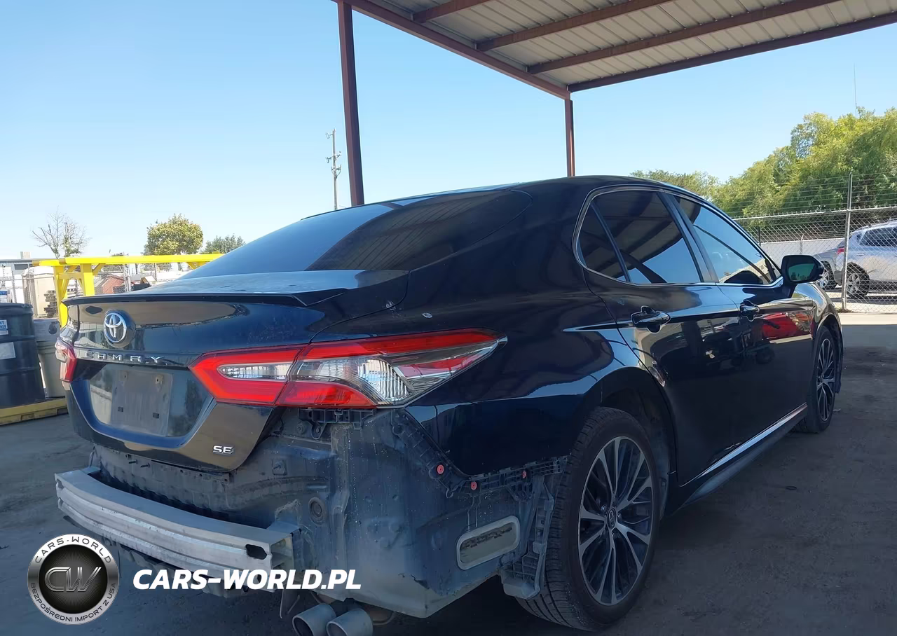 2018 Toyota Camry Se VIN:JTNB11HK3J3041302 - 4