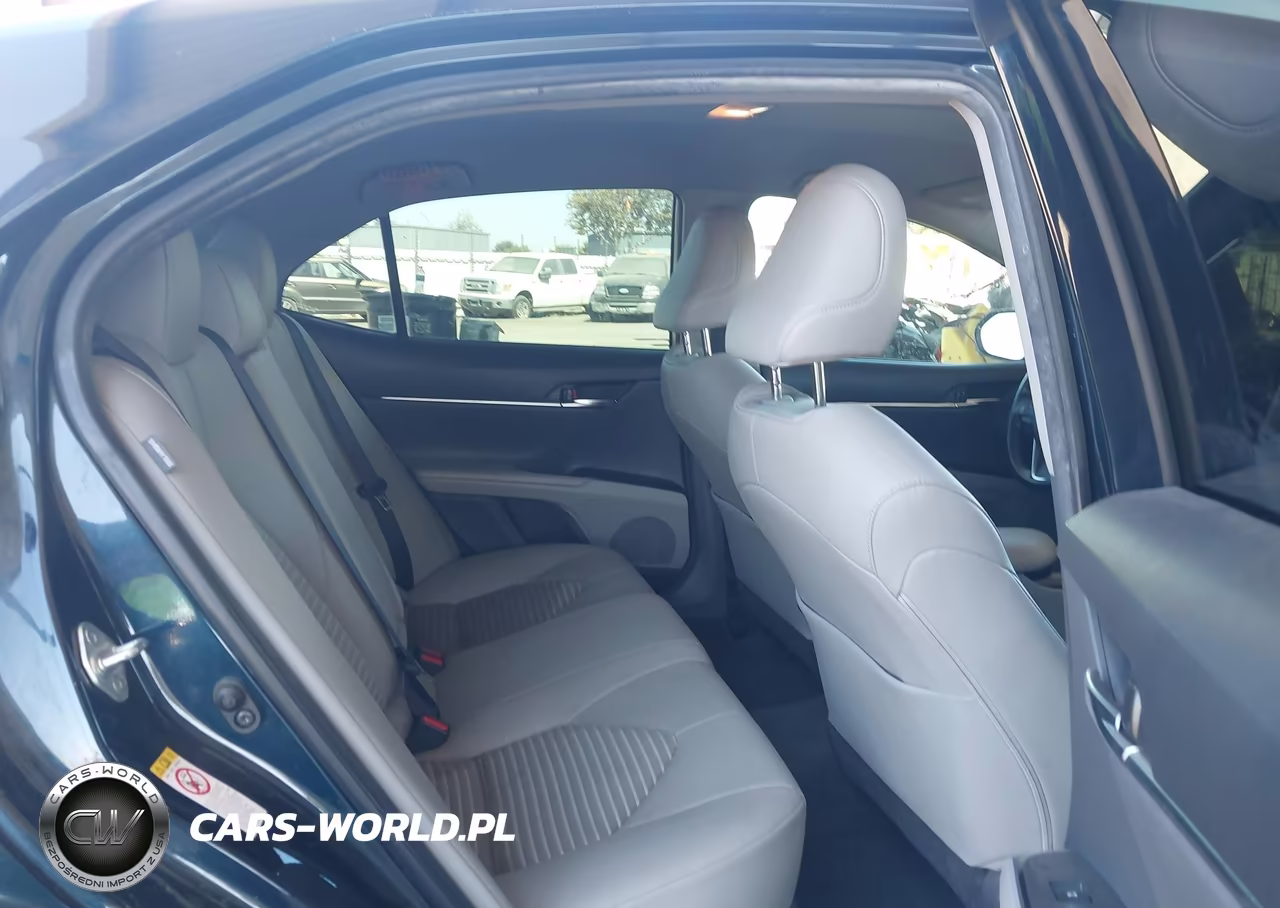 2018 Toyota Camry Se VIN:JTNB11HK3J3041302 - 8
