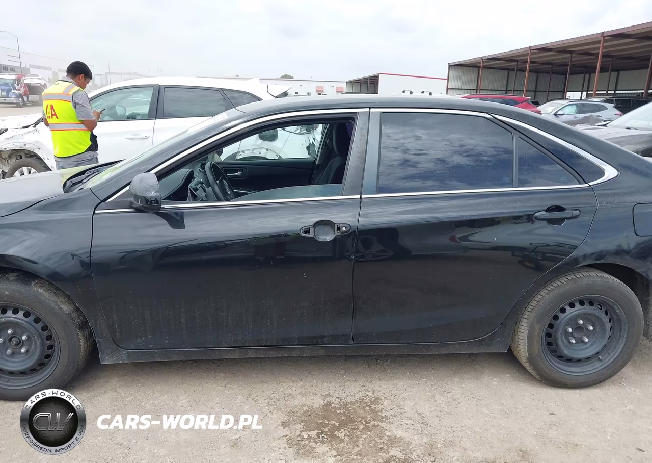 2016 Toyota Camry Le VIN:4T4BF1FK4GR537514 - 14
