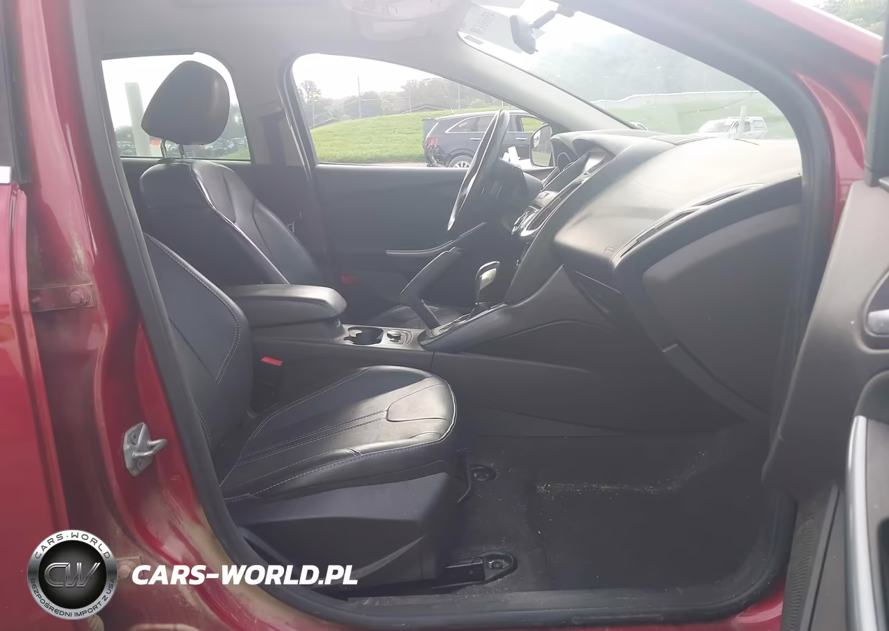 2013 Ford Focus Titanium VIN:1FADP3J25DL369378 - 5