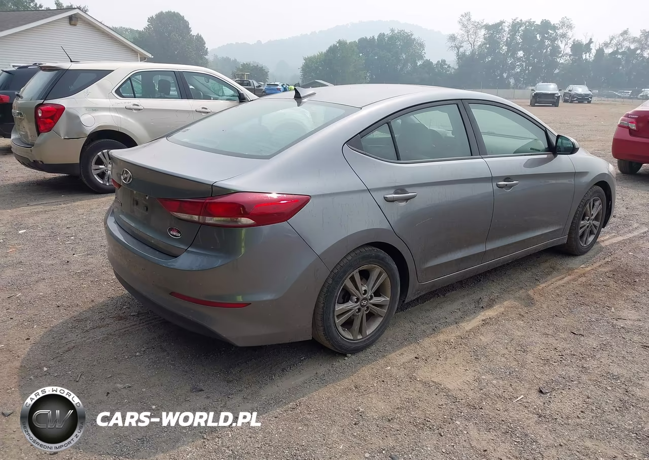 2018 Hyundai Elantra Value Edition VIN:5NPD84LF3JH358389 - 4