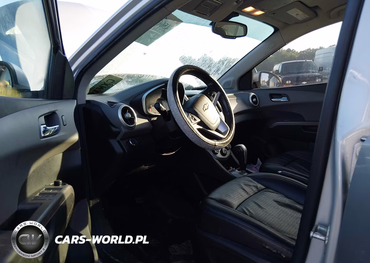 2018 Chevrolet Sonic Premier Auto VIN:1G1JF5SB6J4132231 - 5