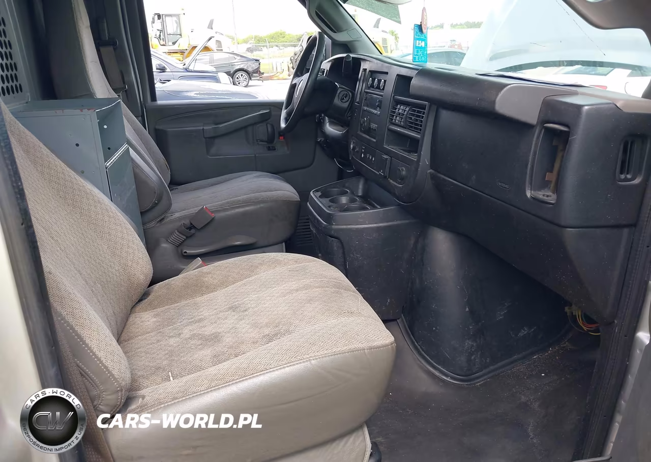 2018 GMC Savana 2500 Work Van VIN:1GTW7AFG4J1189473 - 5