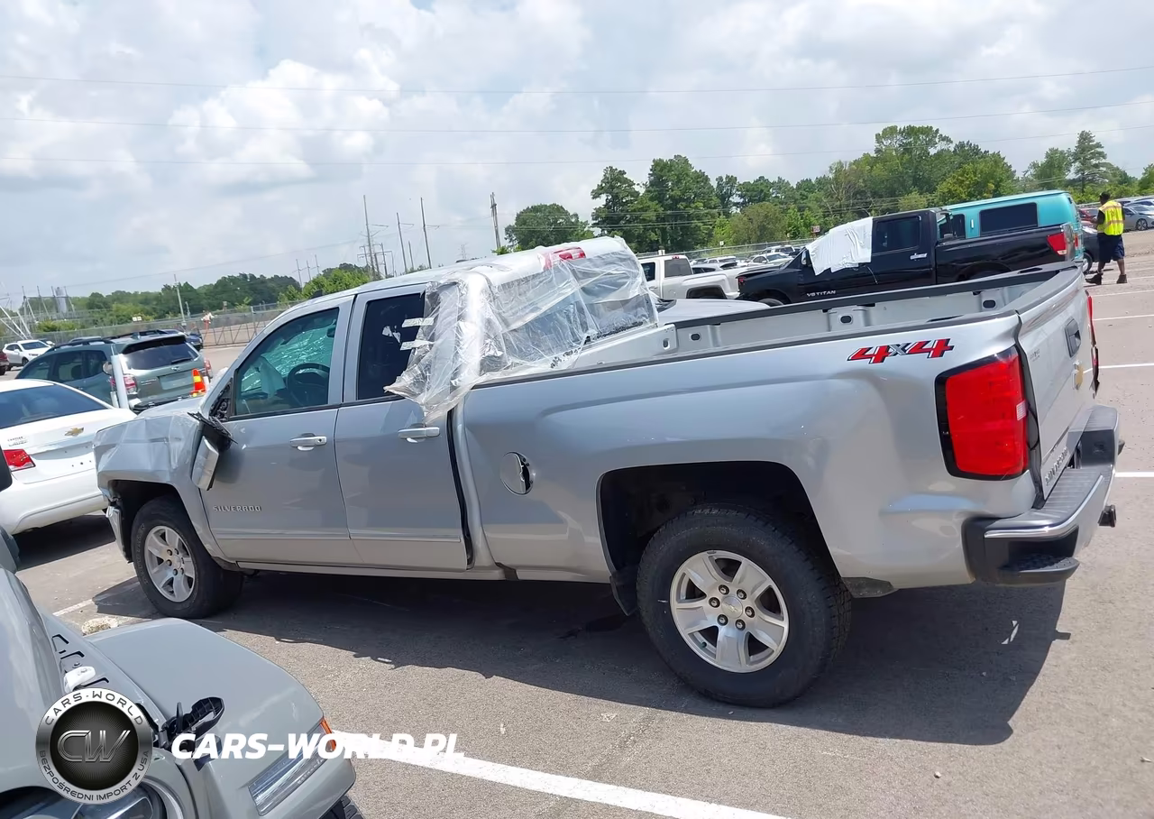 2018 Chevrolet Silverado 1500 1Lt VIN:1GCVKREC8JZ166819 - 14