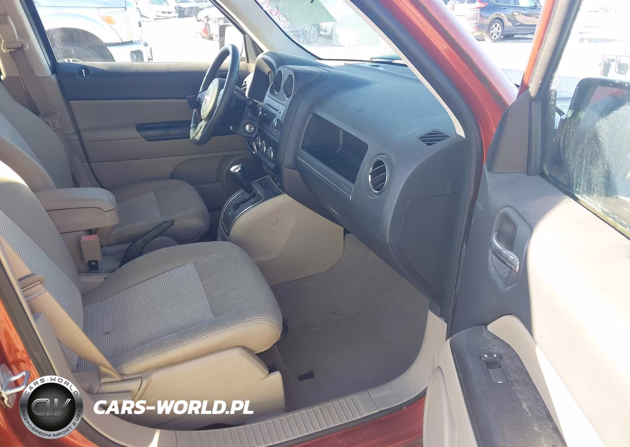 2012 Jeep Patriot Latitude VIN:1C4NJPFBXCD610621 - 5