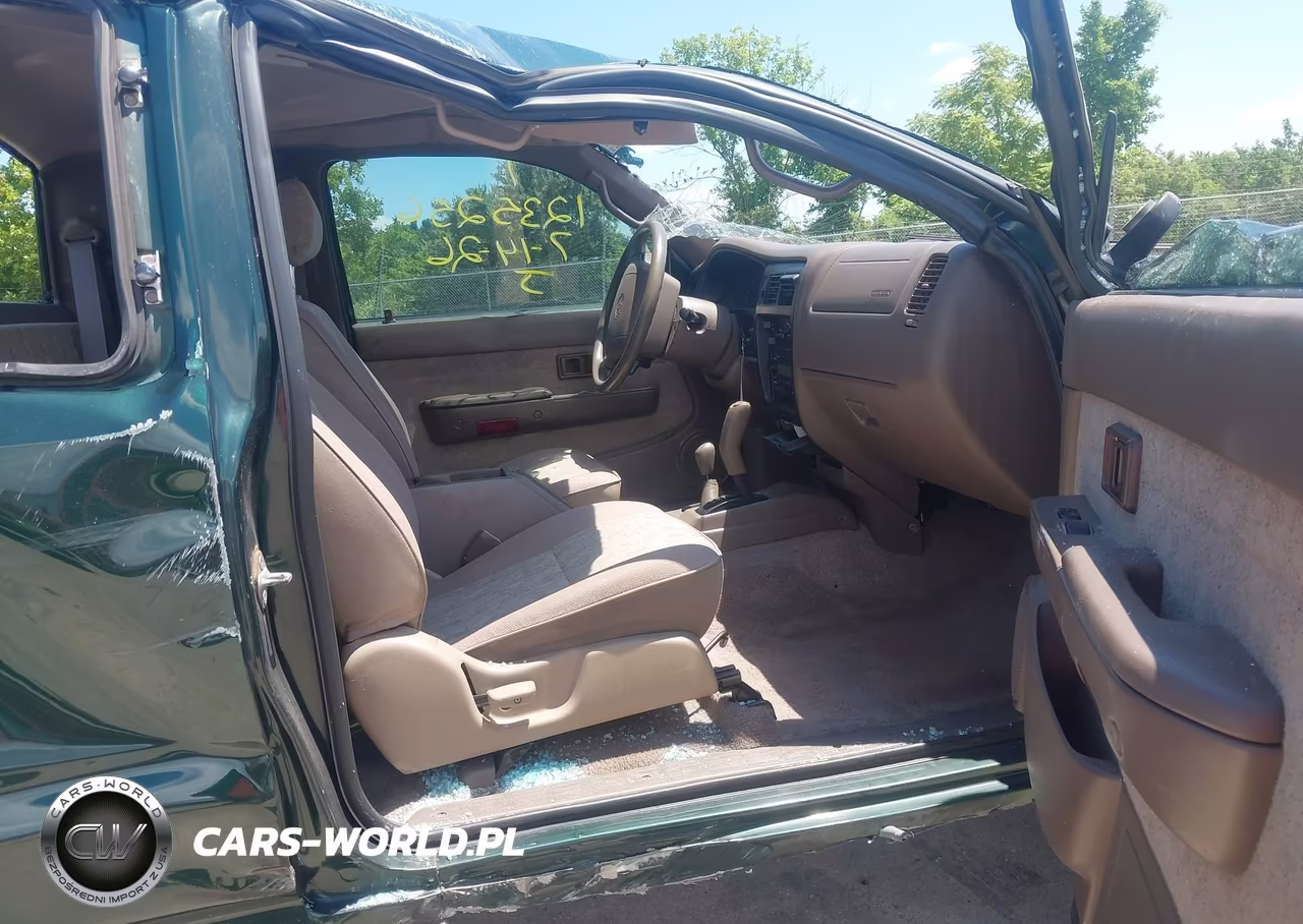 2000 Toyota Tacoma Base V6 VIN:4TAWN72N8YZ575821 - 5