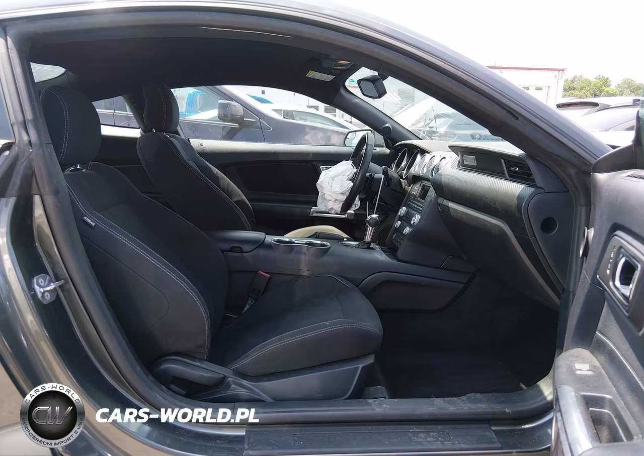 2018 Ford Mustang Ecoboost VIN:1FA6P8TH0J5174120 - 5