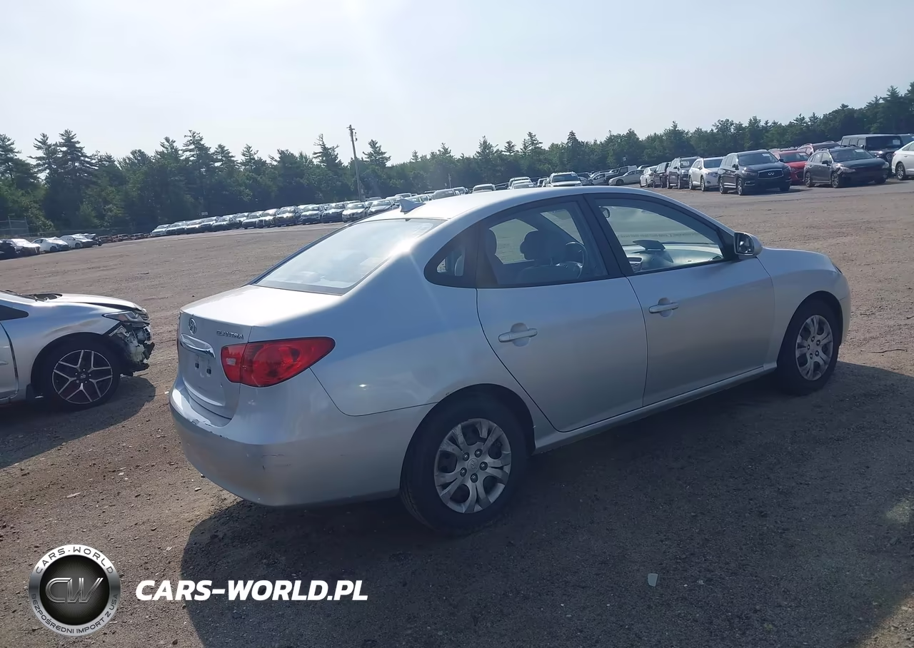 2010 Hyundai Elantra Gls VIN:KMHDU4AD6AU845035 - 4