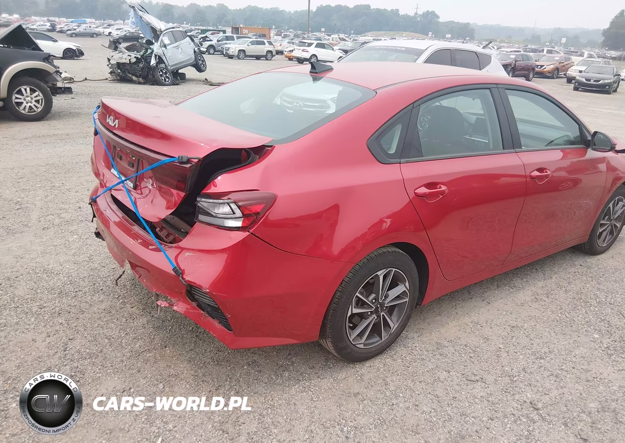 2023 Kia Forte Lxs VIN:3KPF24AD3PE692088 - 4
