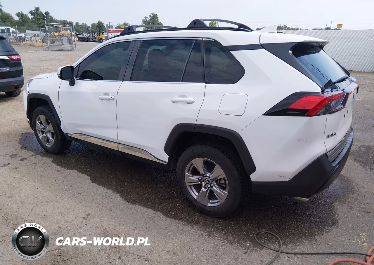 2023 Toyota Rav4 Xle VIN:2T3P1RFV8PC333671 - 3