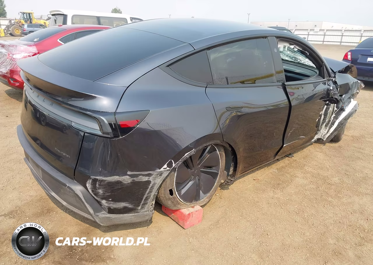 2026 Tesla Model Y All-Wheel Drive-Long Range Launch Series-Premium All-Wheel Drive VIN:7SAYGDEE0TF580109 - 4