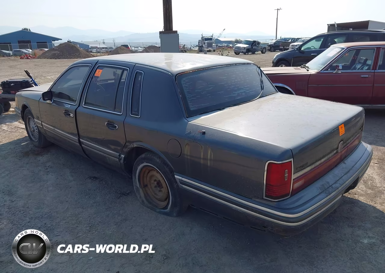 1992 Lincoln Town Car Executive VIN:1LNLM81W4NY638727 - 3