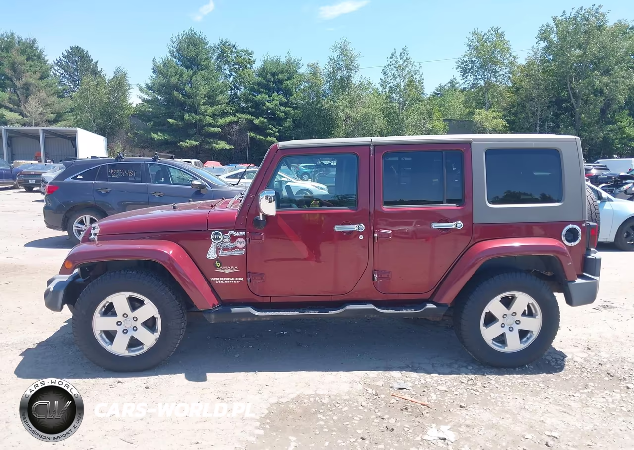 2007 Jeep Wrangler Unlimited Sahara VIN:1J4GA59157L121212 - 14