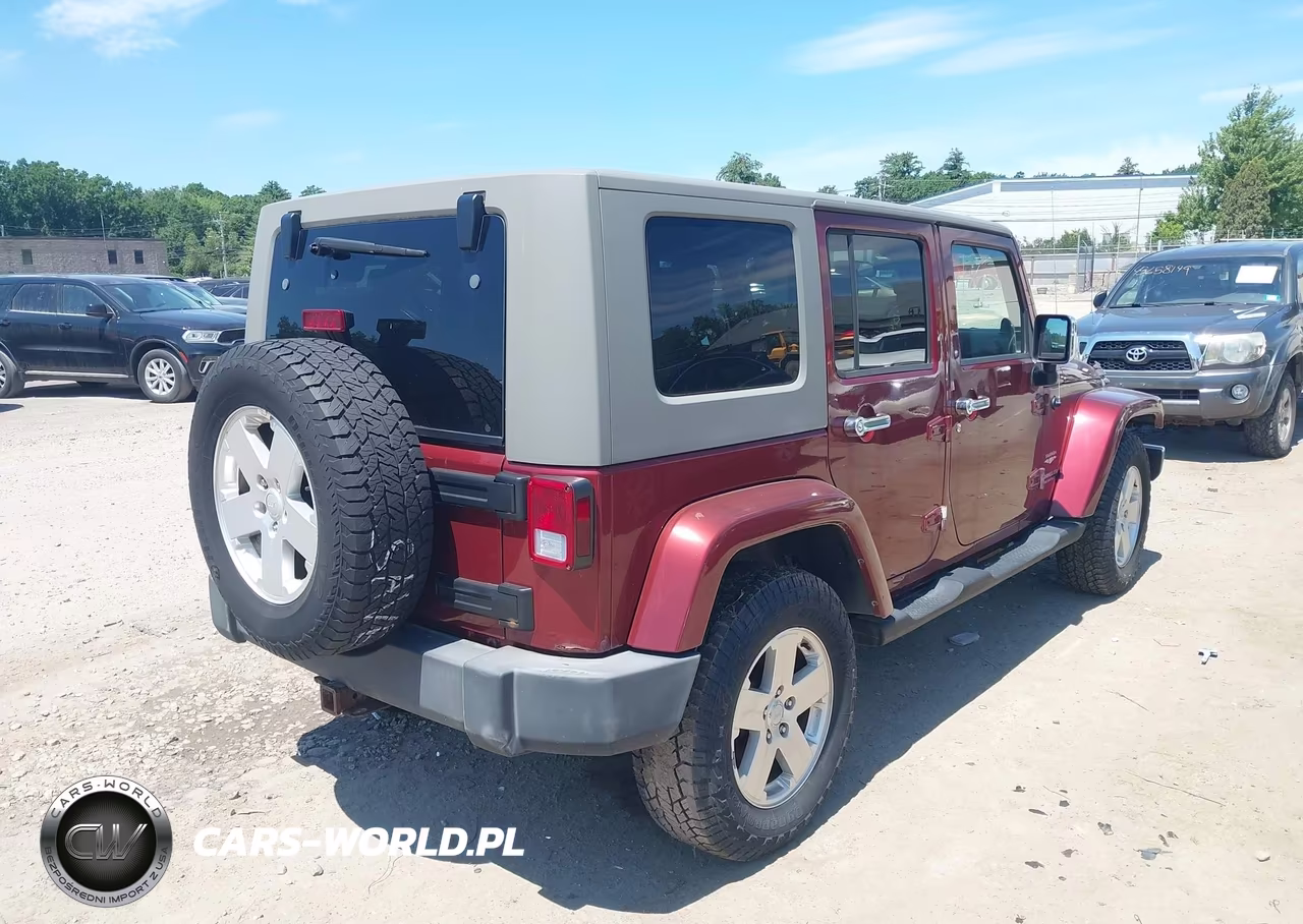 2007 Jeep Wrangler Unlimited Sahara VIN:1J4GA59157L121212 - 4