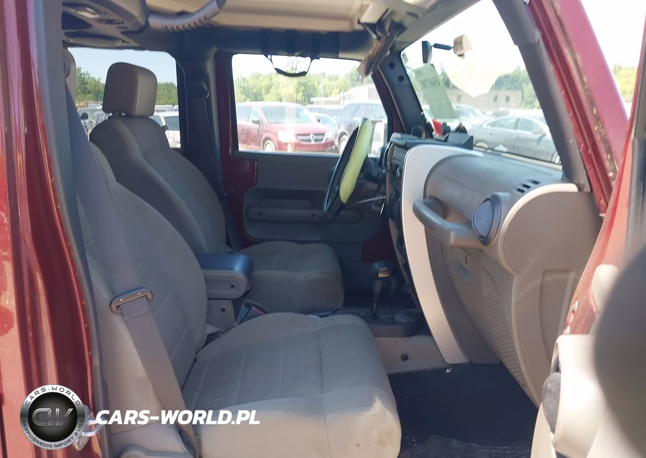 2007 Jeep Wrangler Unlimited Sahara VIN:1J4GA59157L121212 - 5