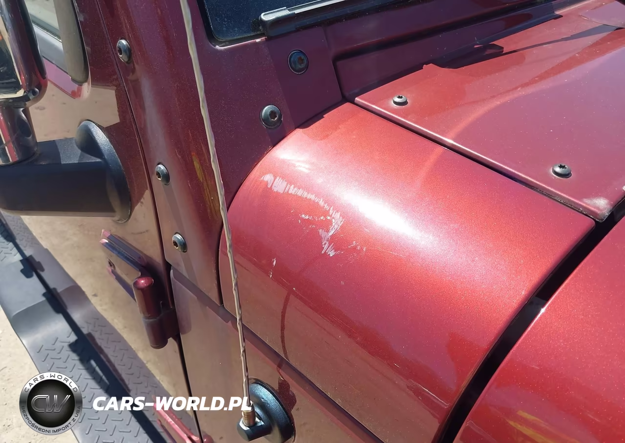 2007 Jeep Wrangler Unlimited Sahara VIN:1J4GA59157L121212 - 6