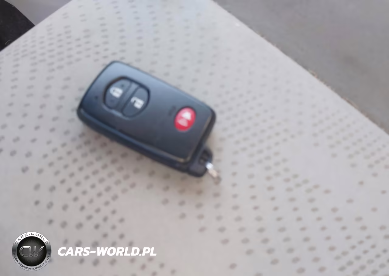 2012 Toyota Prius V Three VIN:JTDZN3EU4C3129125 - 11